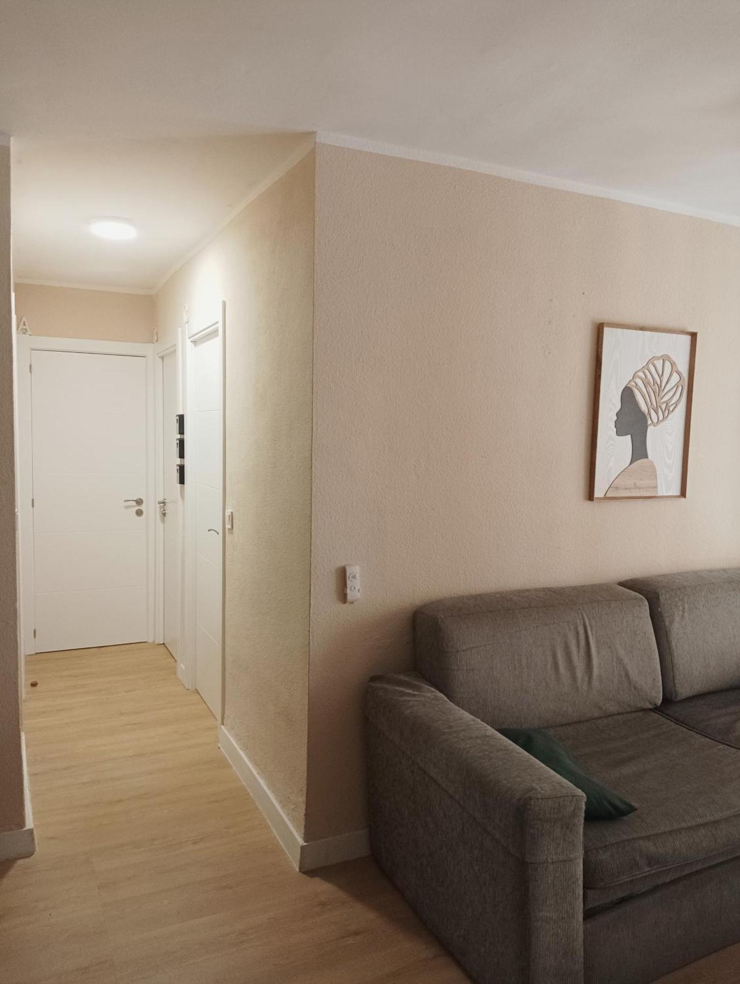 Habitaciones En Apartamento Compartido Delicias Room Cerca Del Mar, Aeropuerto, Ave Y Metro Málaga Eksteriør billede
