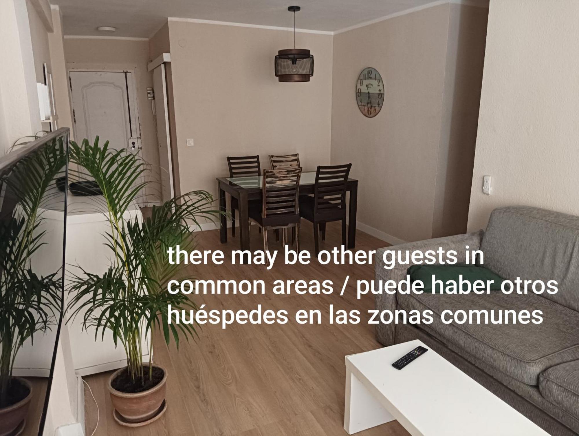 Habitaciones En Apartamento Compartido Delicias Room Cerca Del Mar, Aeropuerto, Ave Y Metro Málaga Eksteriør billede