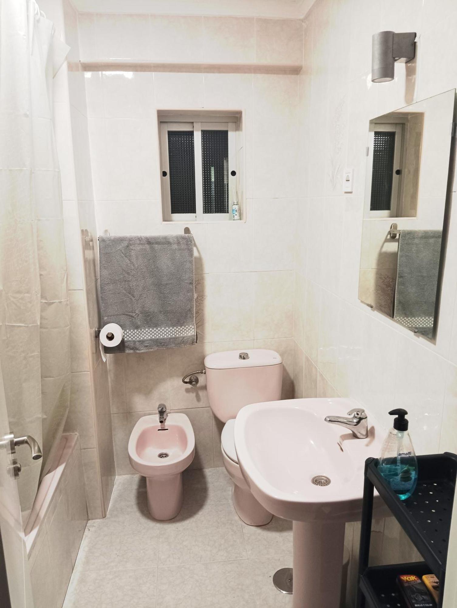 Habitaciones En Apartamento Compartido Delicias Room Cerca Del Mar, Aeropuerto, Ave Y Metro Málaga Eksteriør billede