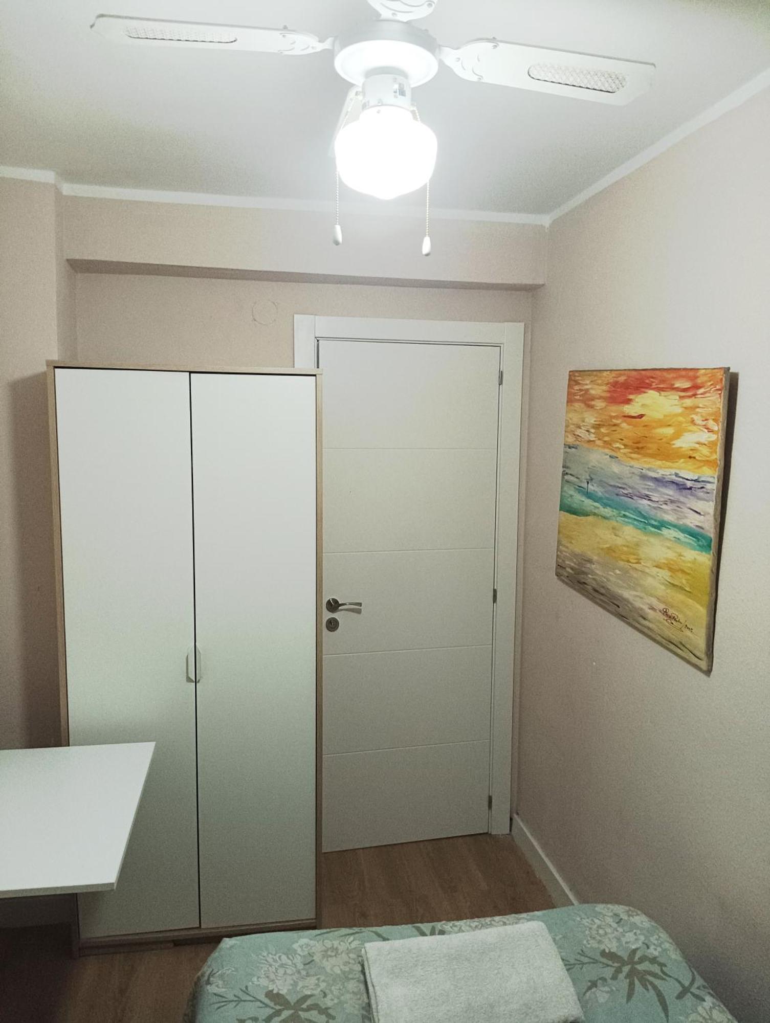 Habitaciones En Apartamento Compartido Delicias Room Cerca Del Mar, Aeropuerto, Ave Y Metro Málaga Eksteriør billede