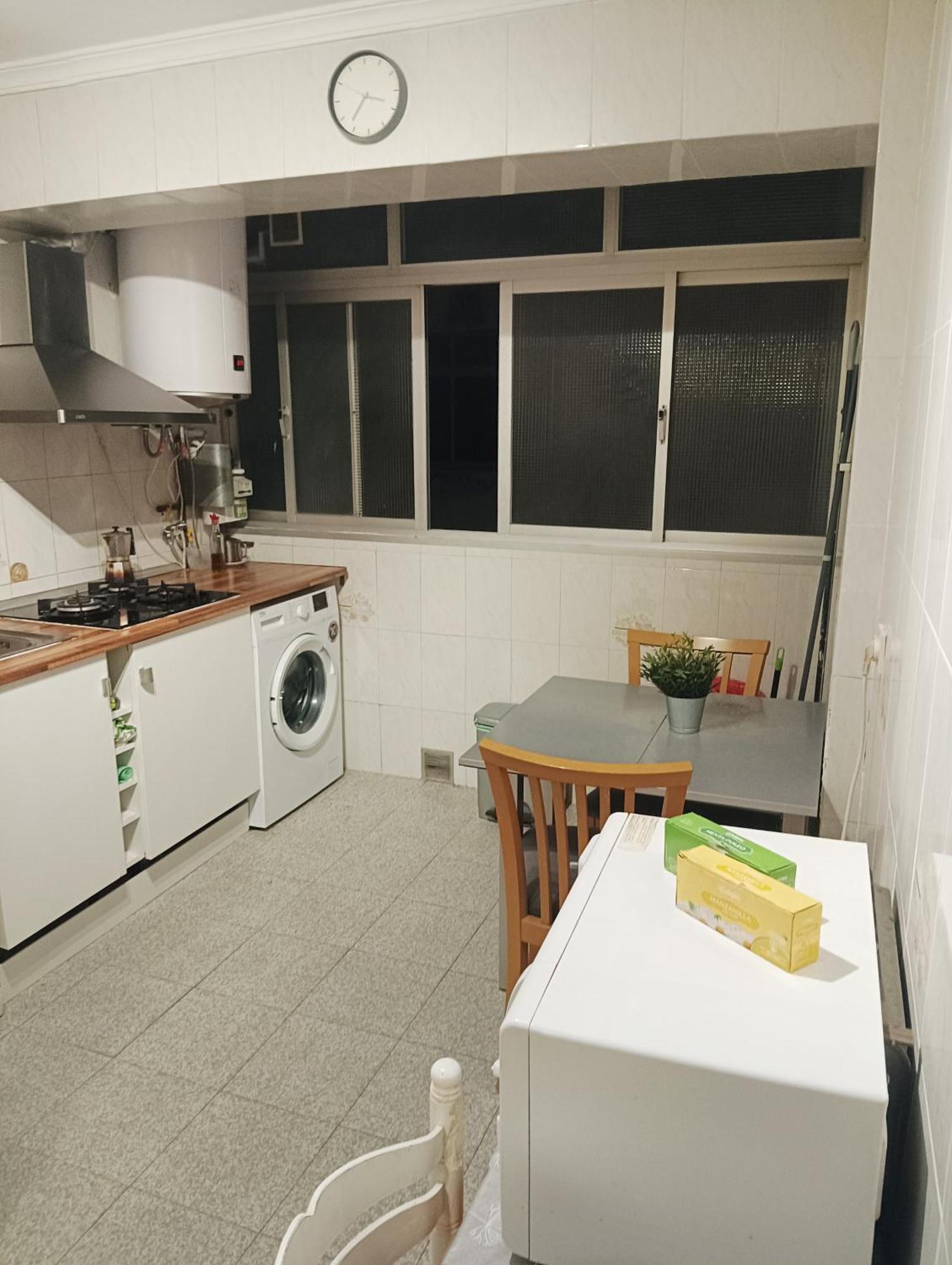 Habitaciones En Apartamento Compartido Delicias Room Cerca Del Mar, Aeropuerto, Ave Y Metro Málaga Eksteriør billede